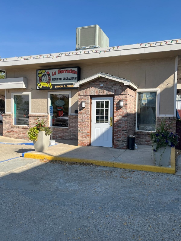 La Herradura front entrance